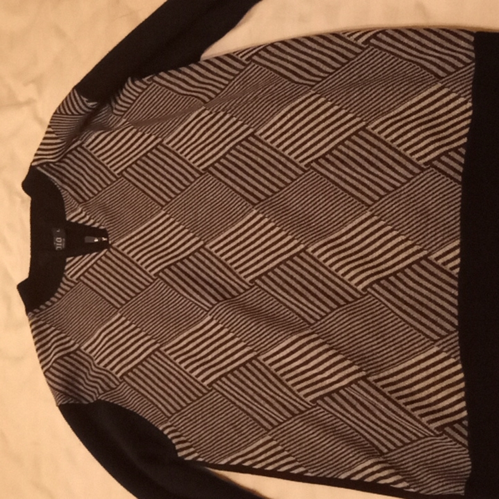 Studio pull over